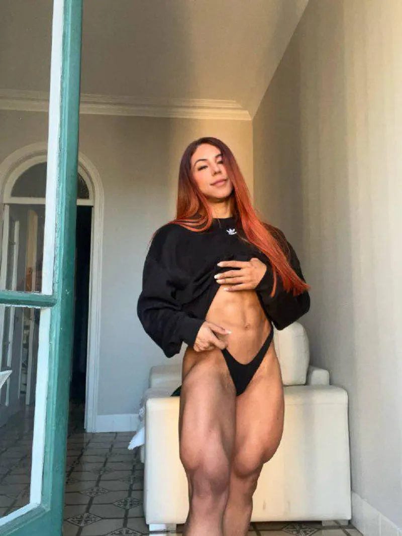 Thumbnail Real-Diver8010 Captures a Cute Moment at Home in fbb_NSFW