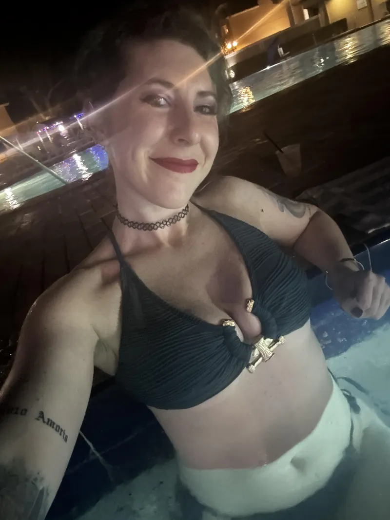 Thumbnail Bikini Fun: sirenskiss3's Jacuzzi Adventure in BikiniBodies
