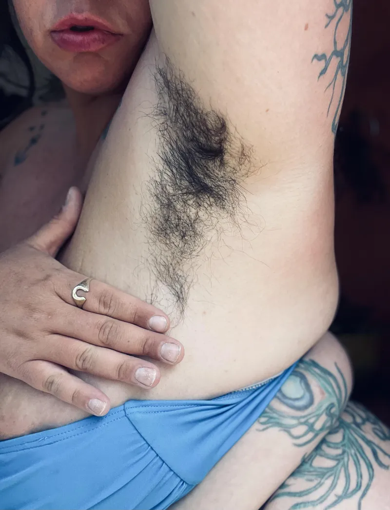 Thumbnail Curvycolorado's Insight: Embrace Hairy Armpits Desires