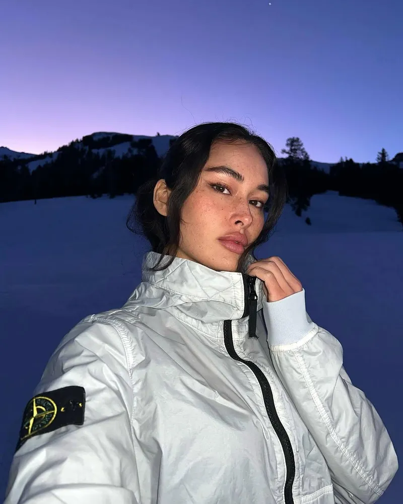 Thumbnail Bailey Clark: A Portrait of Beauty by RatScorpion_69