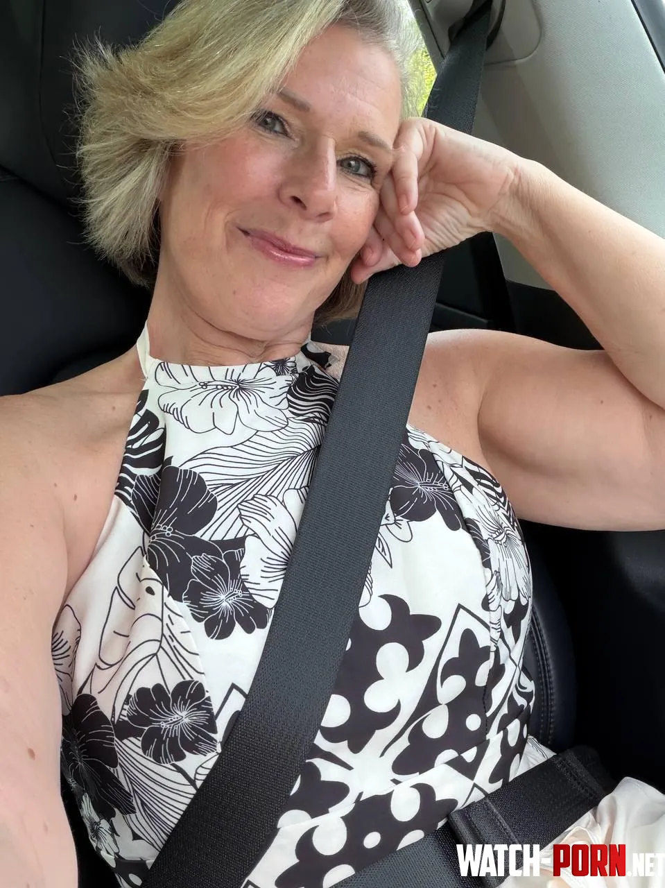 Need the opinion of older men, do you think I'm pretty? Even I'm 50yo.. by Sexy_Jemma
