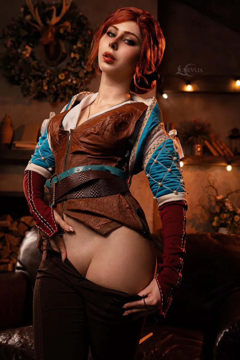 Thumbnail Triss Merigold Cosplay Elegance by Lunevlia | _Lunevlia_