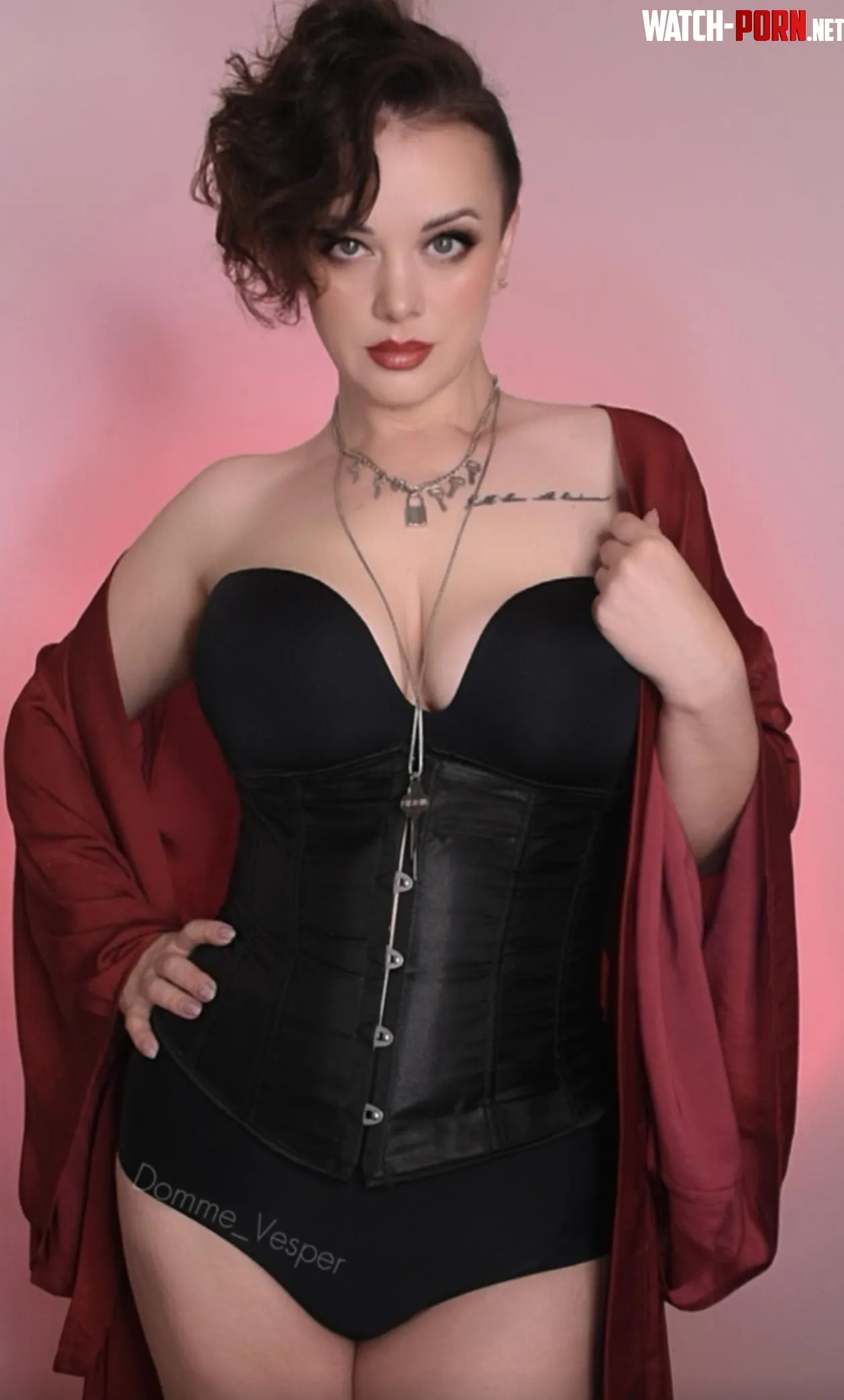 There’s a special silence that comes right before a man kneels by domme_vesper_