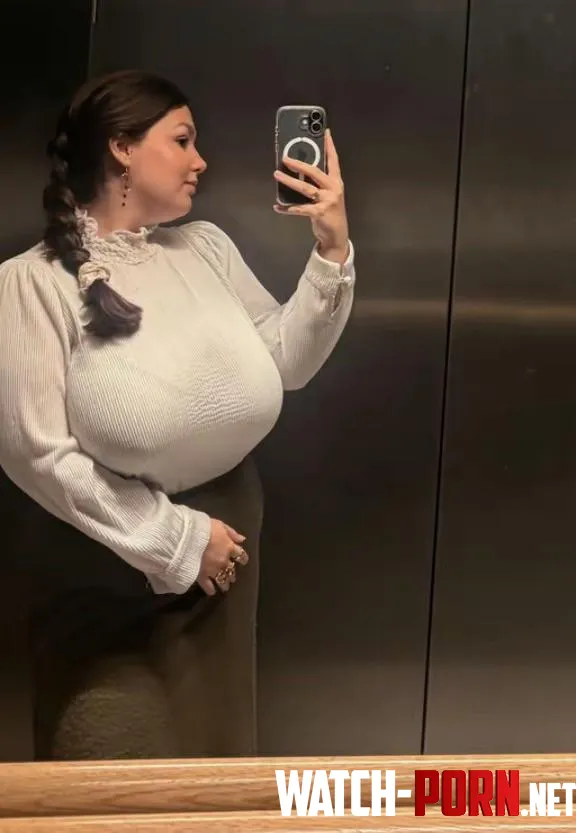 Busty selfie by Free_Outcome6593