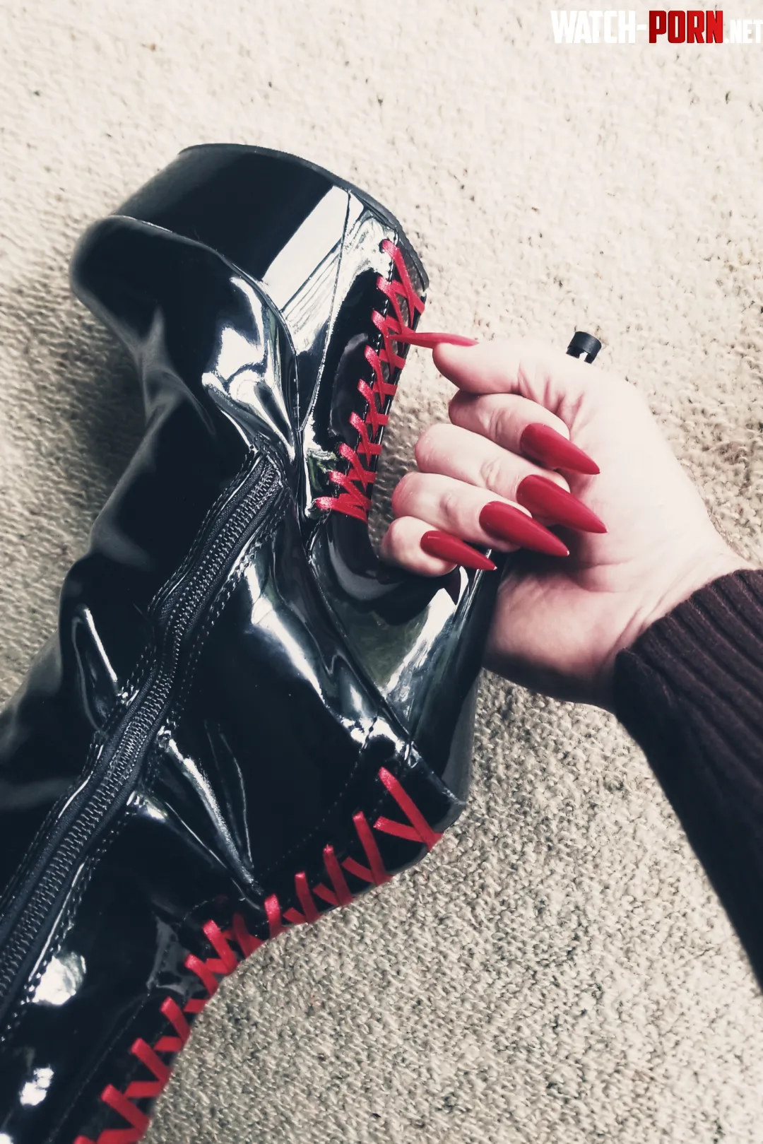 Red Stilettos by Jaz_ts