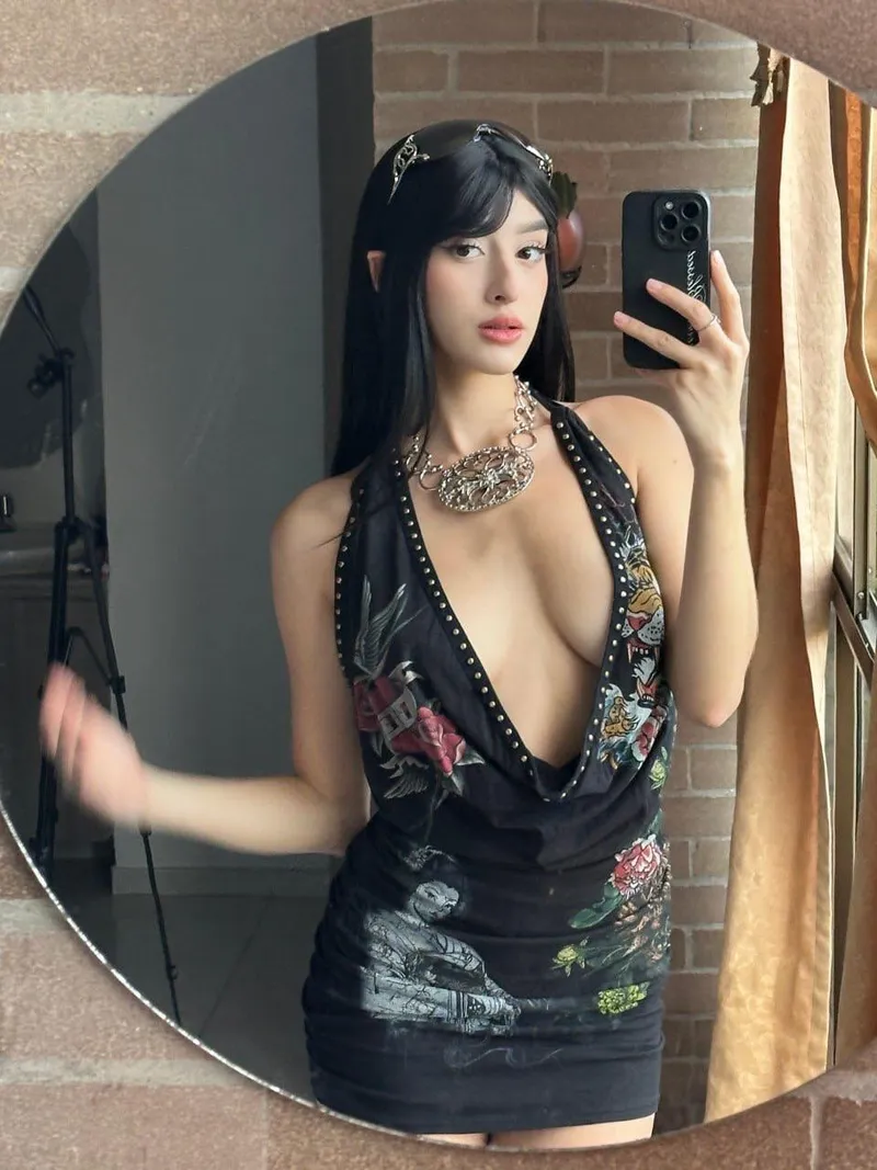 Thumbnail Snug or Ideal Fit Debate: A Tight Dress Dilemma | WarmSoupTheory