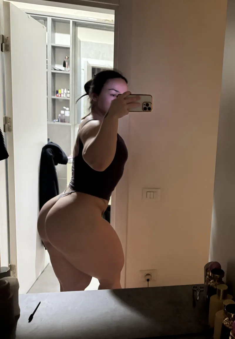 Thumbnail Unveiling the Temptation 🍑🍑 by quadsqueen