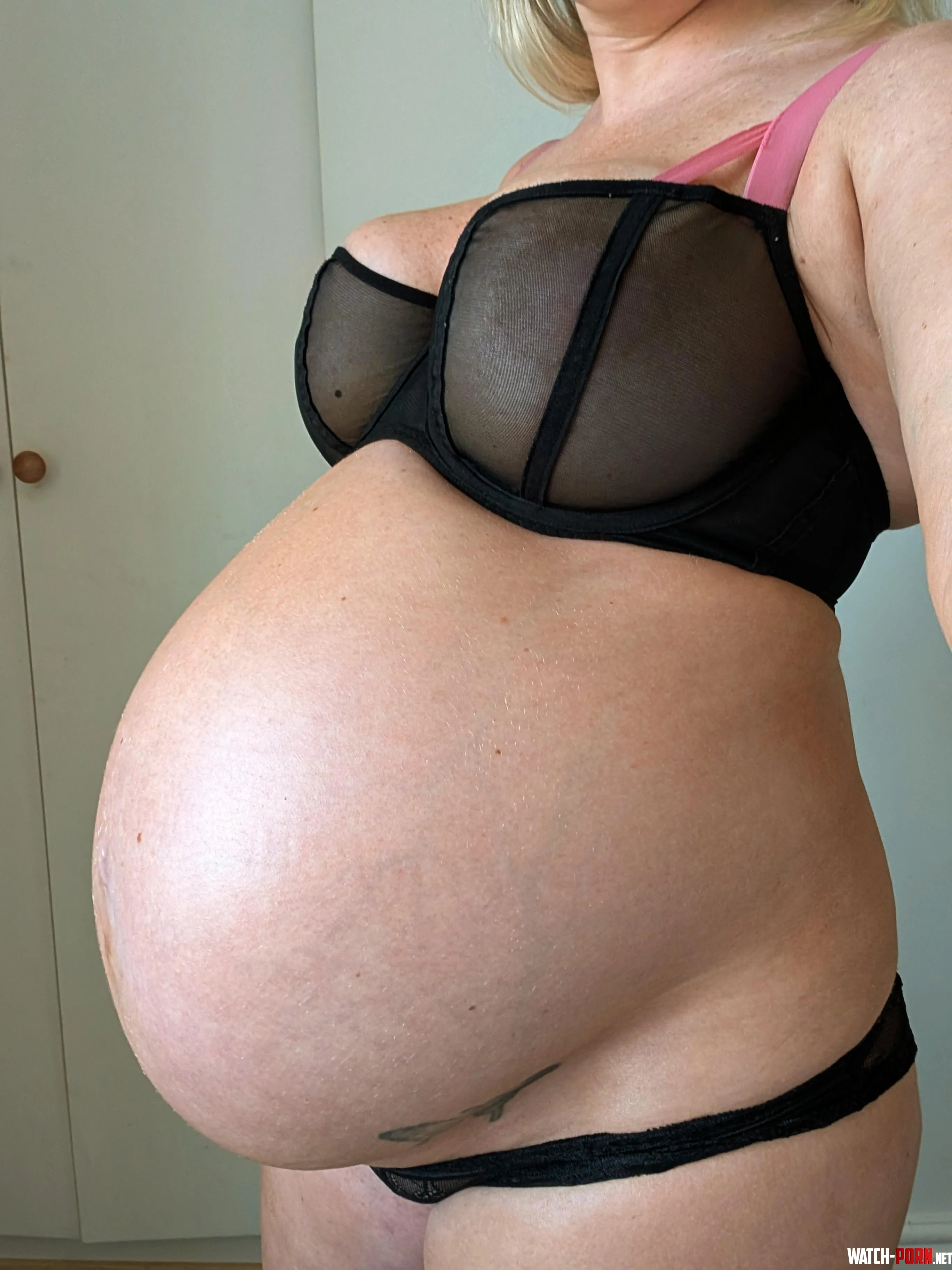 Third trimester roundness by 4thtimesecret
