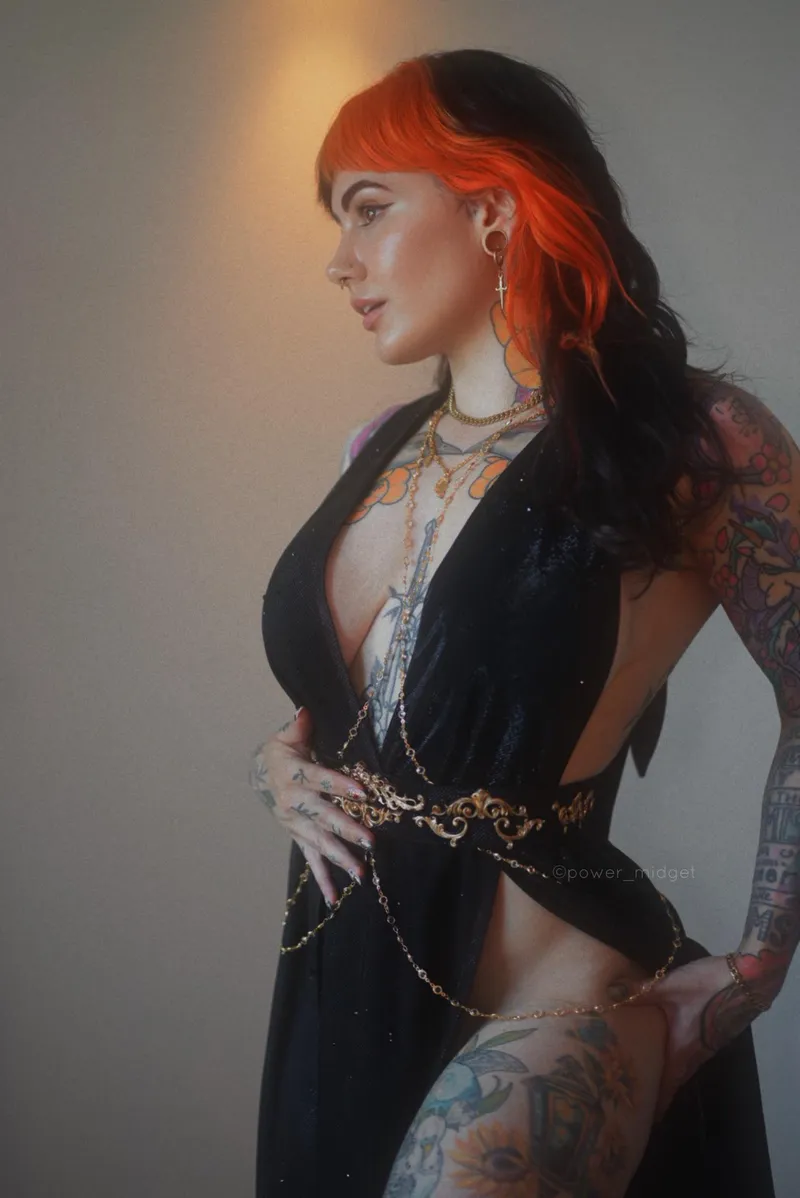 Thumbnail power_midget Asserts Goddess Status: Ready for Intense Encounters