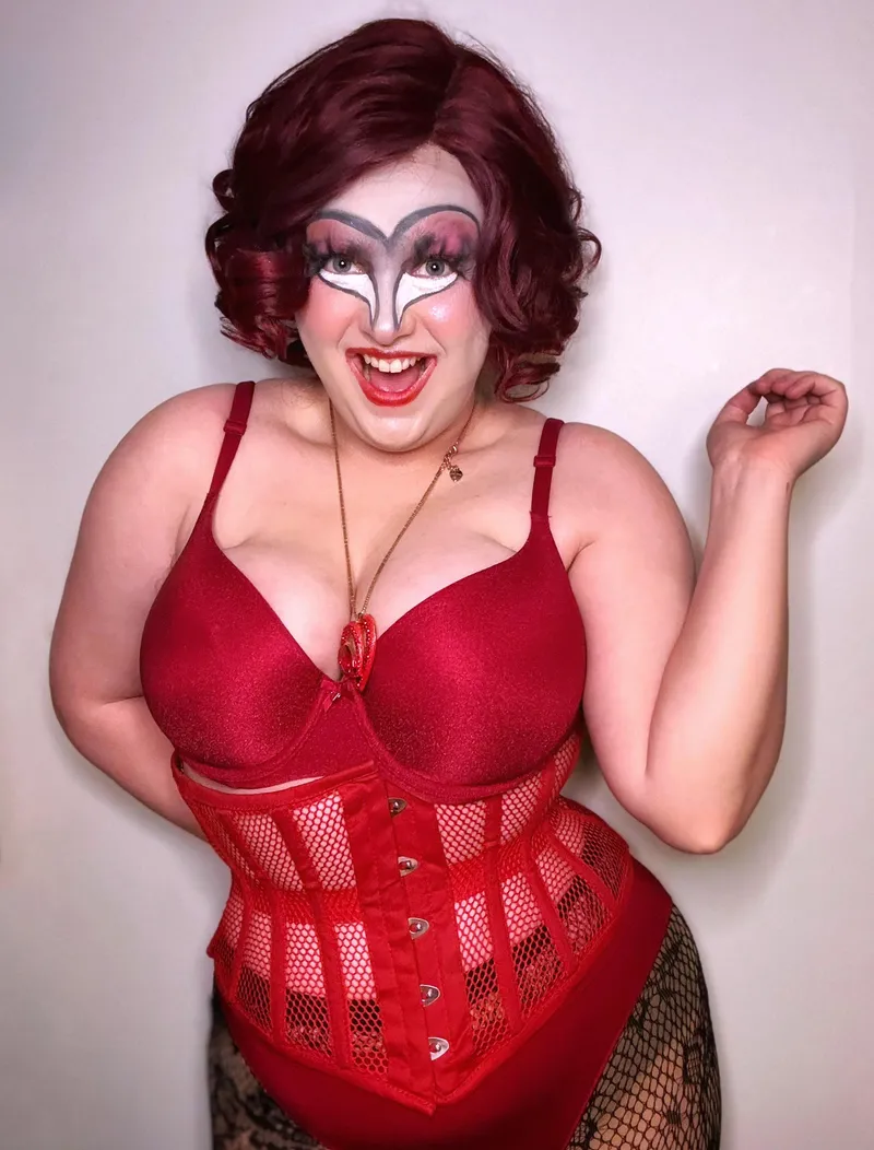 Thumbnail Seductive Red Lingerie Look | SaturnSaysShalom