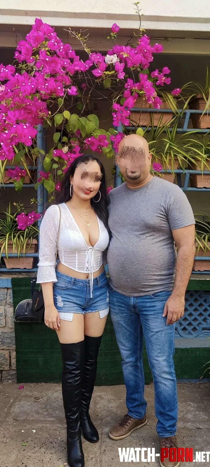 Goa Vacation....Smiling next to my husband like everything’s normal… but I’ve been secretly fantasizing about becoming a hotwife🫦He has no idea. Do I look like I could explore this? Be gentle💕 by kamuk_artss