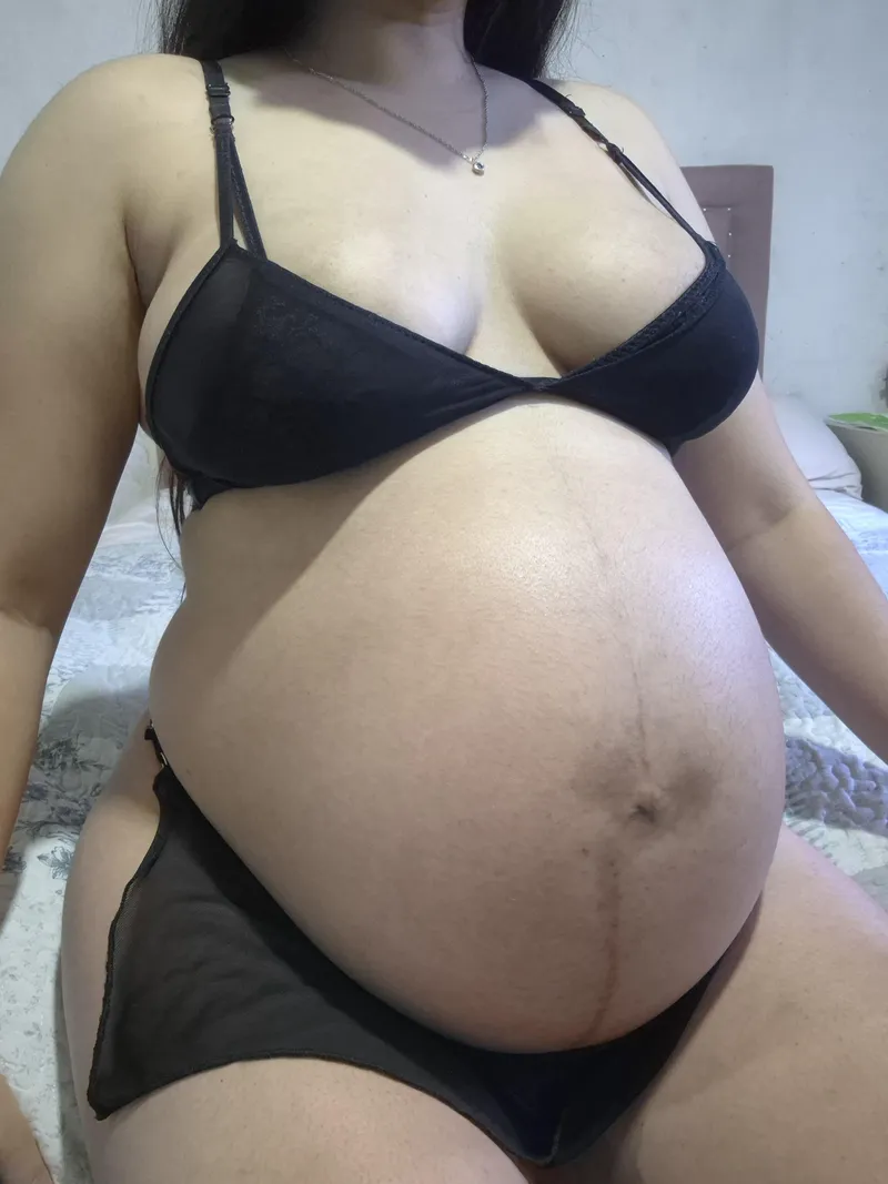 Thumbnail Sharing the Joy of a Big Pregnancy Belly | mmasita69