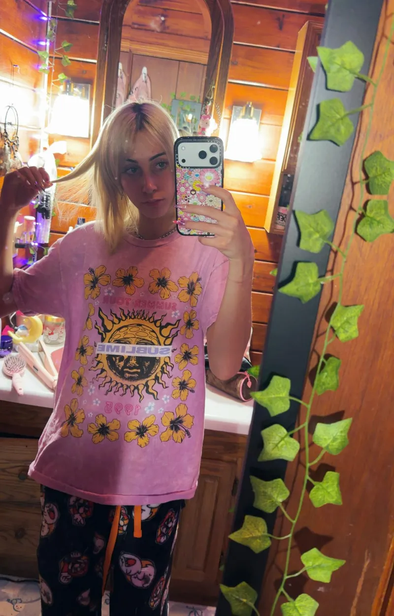 Thumbnail Explore My Unique Bathroom | ivywitchy's MirrorSelfie Adventure