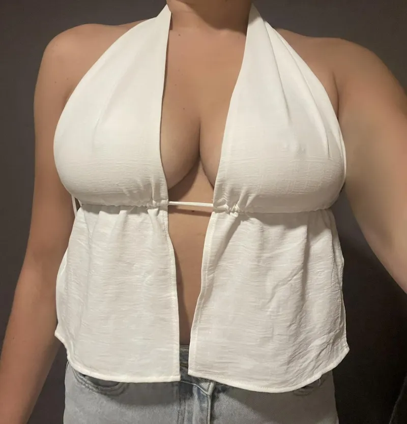 Thumbnail Braless Adventures: My Public Debut | Mollyxxjames