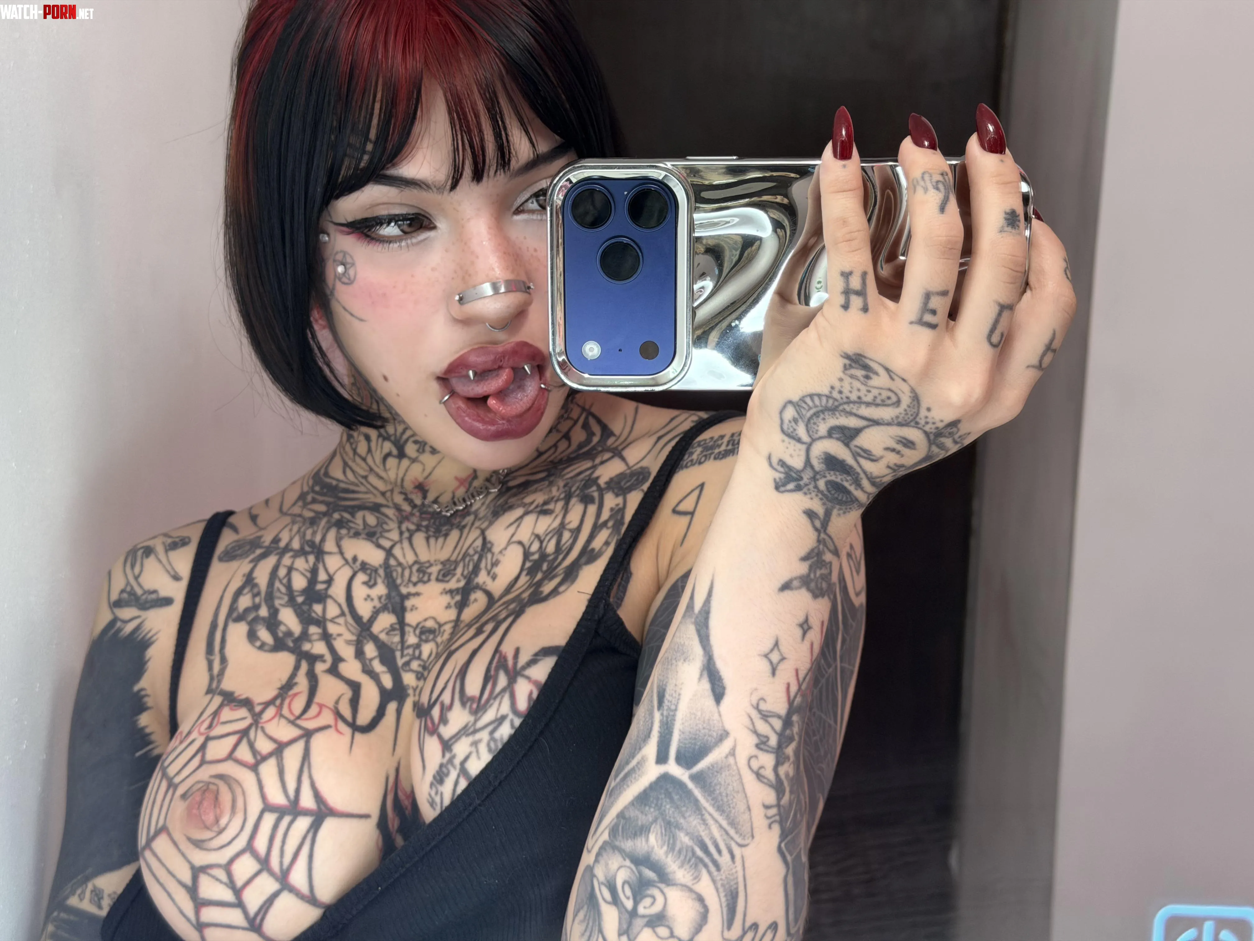 juicy hot bitch by VennusSativaaa