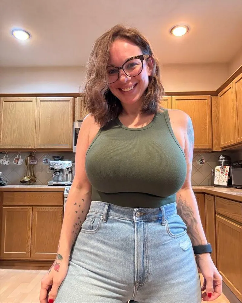 Thumbnail Exploring Sensual Aesthetics with 🥛 - 2busty2hide Showcase