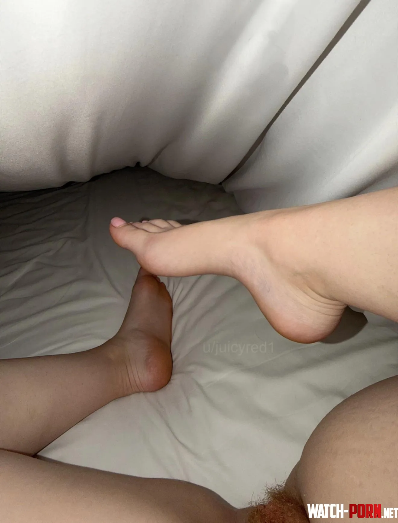 oc Suck my toes while you fuck me by juicyred1