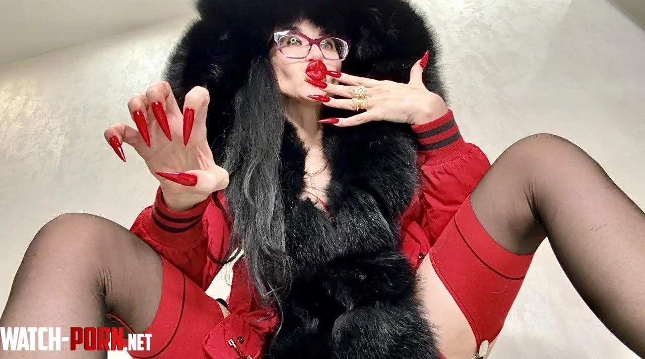 Long nails and fur by Juliadomaina