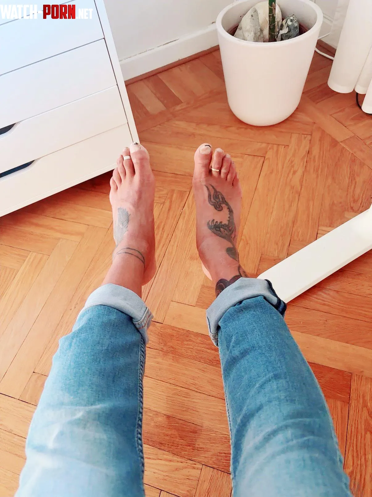 Wanna pamper my naked feet? [oc] by Arieltheangel88