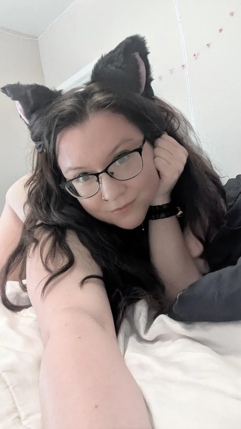 Thumbnail ch3rryyflav0ured's Morning Fox Greetings in petplay