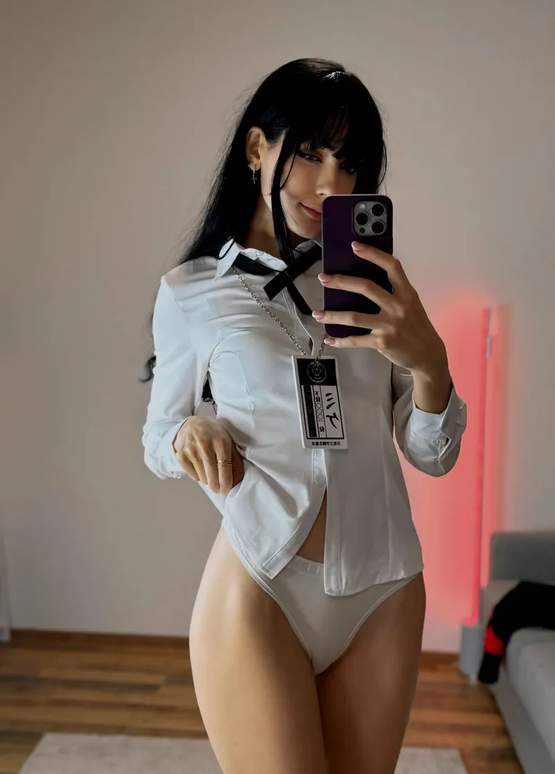 Thumbnail Nerdy College Student's Temptation - moonrose14's Adventure