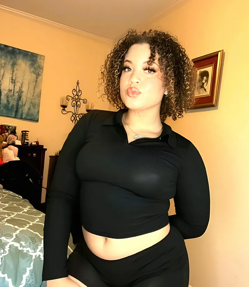 Thumbnail Irresistible Temptation: Do I Get Your Cock Hard by curlybellegeous