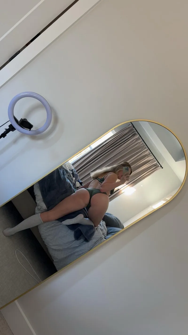 Thumbnail Chronixor's Delicious Booty Entices
