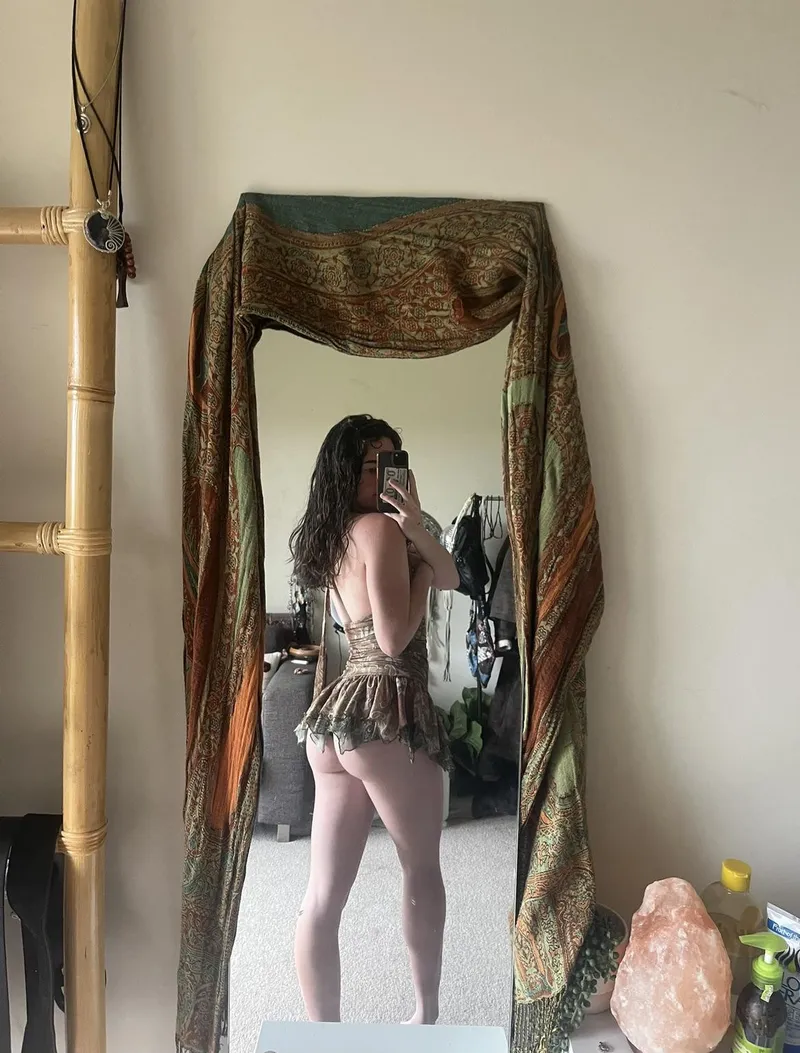Thumbnail user0467 Wows in a Tight Dress | Fashion Inspiration
