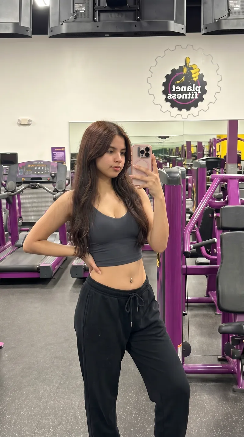 Thumbnail SoftToastyCinnamon's Favorite Gym Crop Top Unveiled