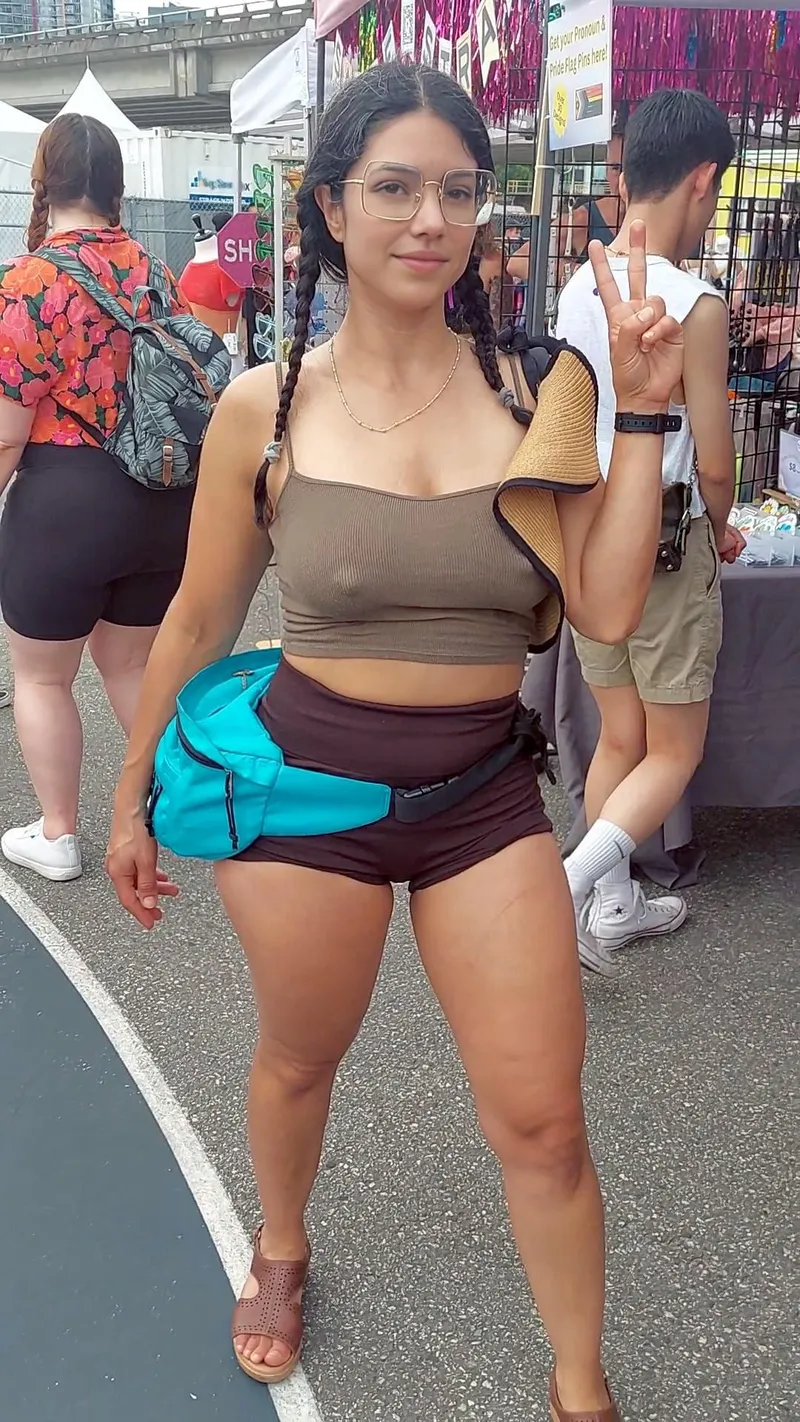 Thumbnail Enjoy a Braless Day with Braless_Babe | Braless Category