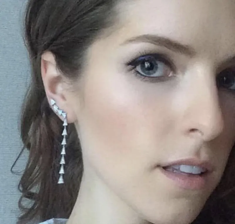Thumbnail Anna Kendrick: A Glimpse into Pretty Girls' World of Elegance