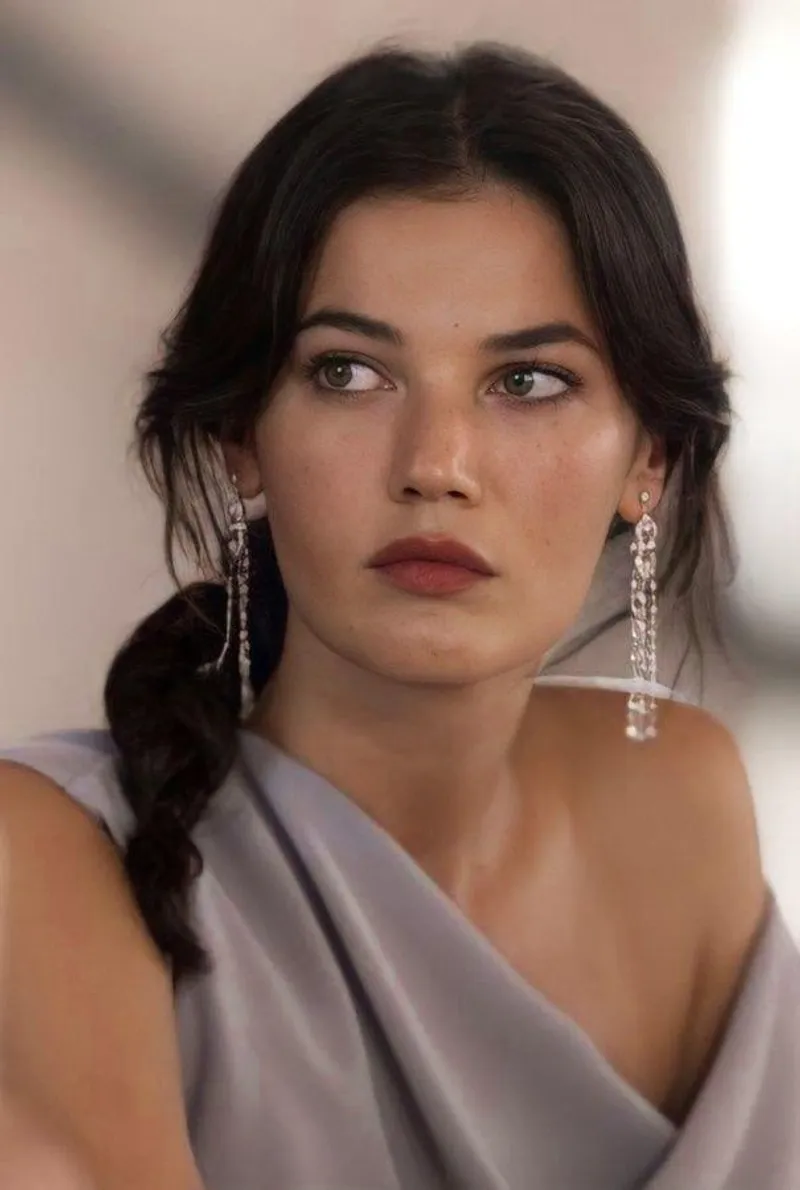 Thumbnail Pınar Deniz: A Real Gem in the World of Pretty Girls