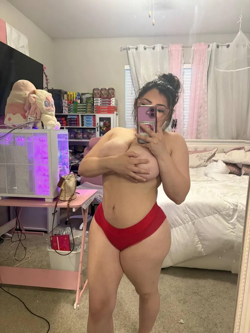 Thumbnail Delve into AngelinaMonae112's Massive Tits Revelation