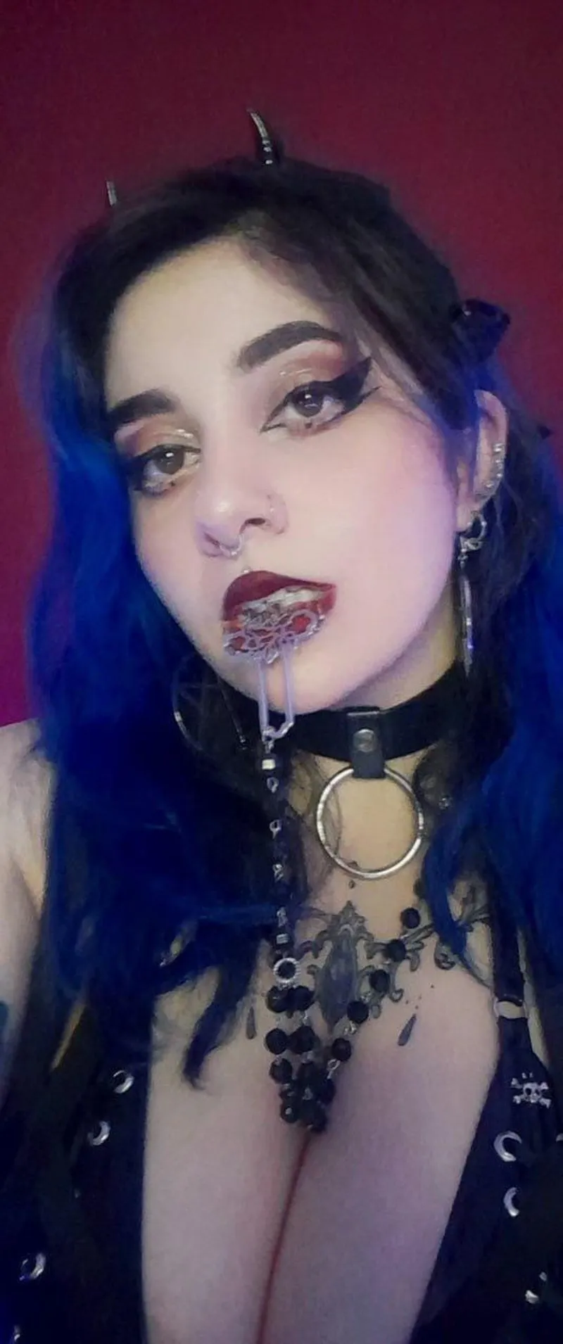 Thumbnail FlirtyFairy_Fox: Standing Out in naughtychicks