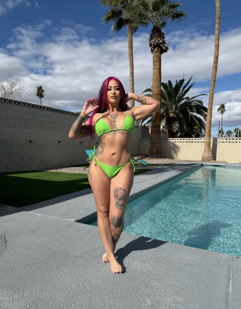 Thumbnail hayleytheslug’s Magnetic Allure: 'I Can Feel Your Eyes on Me Through the Screen'