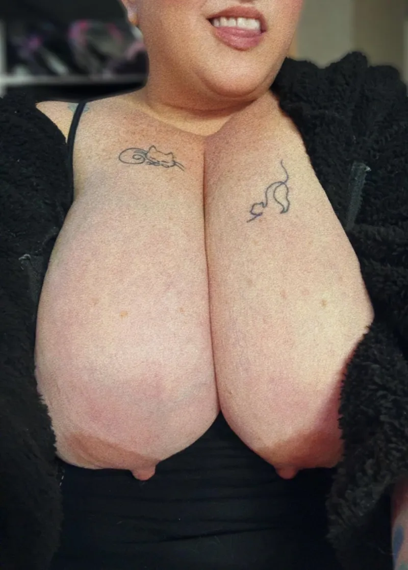 Thumbnail meow-apocalyptic Explores 'Tits and Tats' in BBW Segment