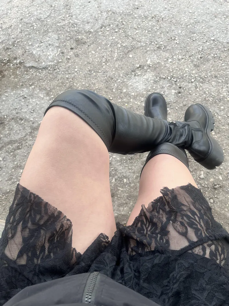 Thumbnail Hi - Thighs | feetysweetyy