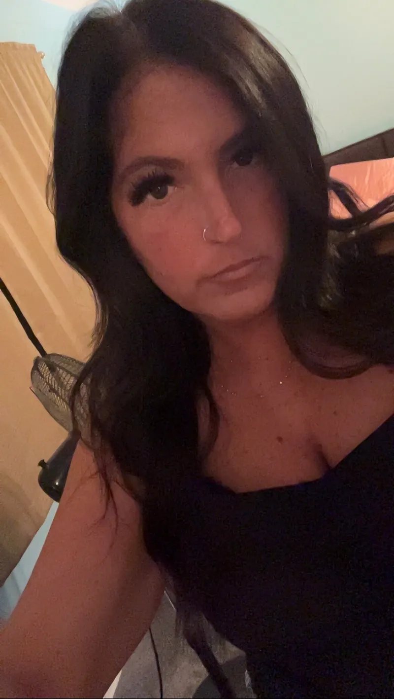 Thumbnail Jenny_Jaws Invites You to Witness 'Pretty Girl, Prettier Pussy' in OnlyFans101