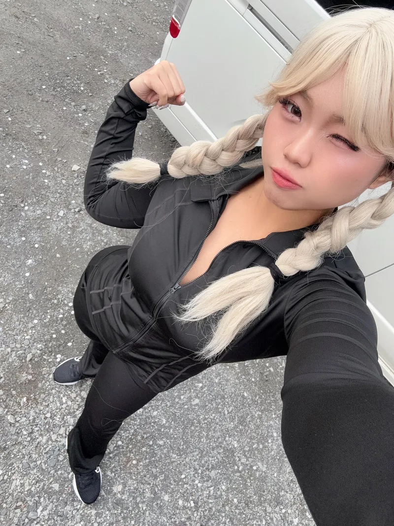 Thumbnail Post-Workout Flex Moment by quietlark10 with Pigtails