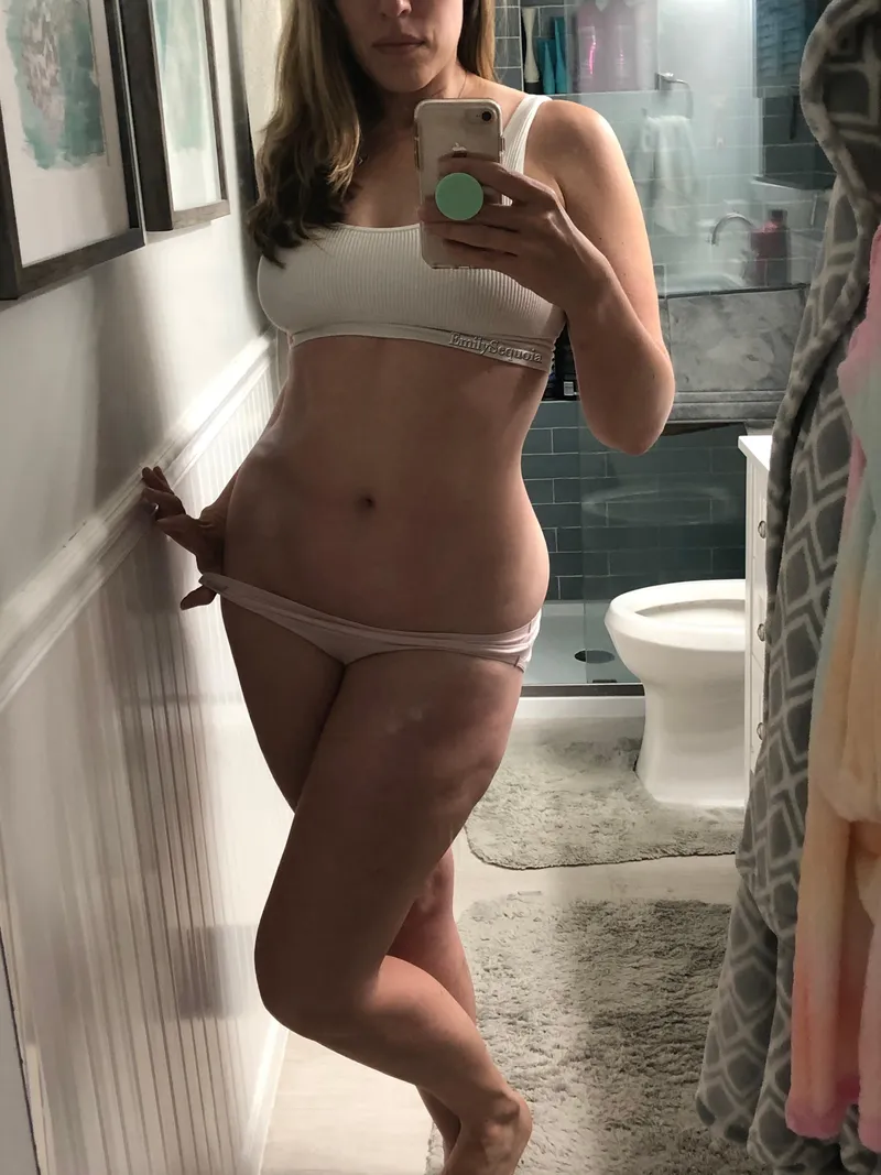 Thumbnail Let MILF Curves Guide Your Week by EmilySequoia | Milfie