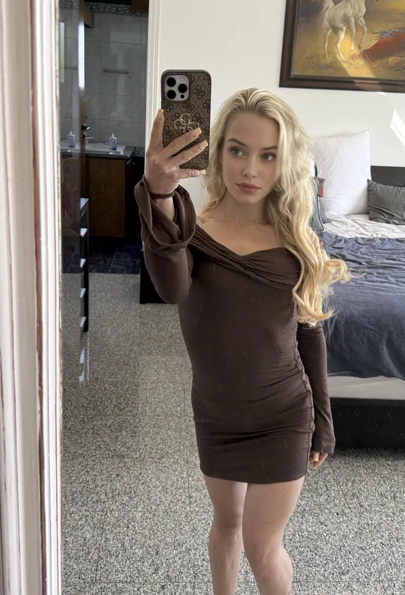 Thumbnail Seductive Request: Help Me Undress in a Tight Dress