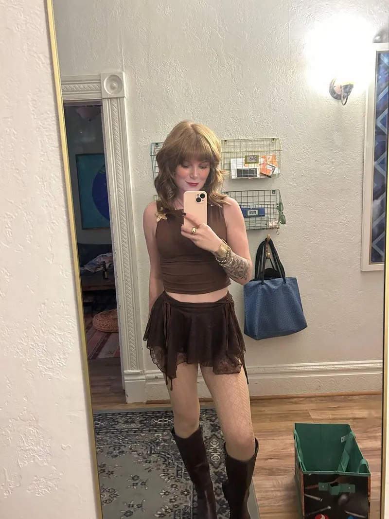 Thumbnail My Curves Control You - WillowRaeOnly's Spellbinding Presence | croptopgirls