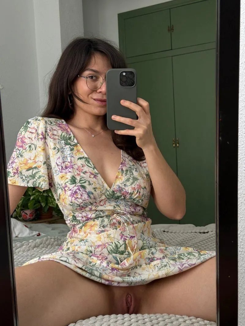 Thumbnail Caught Spying? No Panties Revealed by Delfi_curvy in Upskirt Category