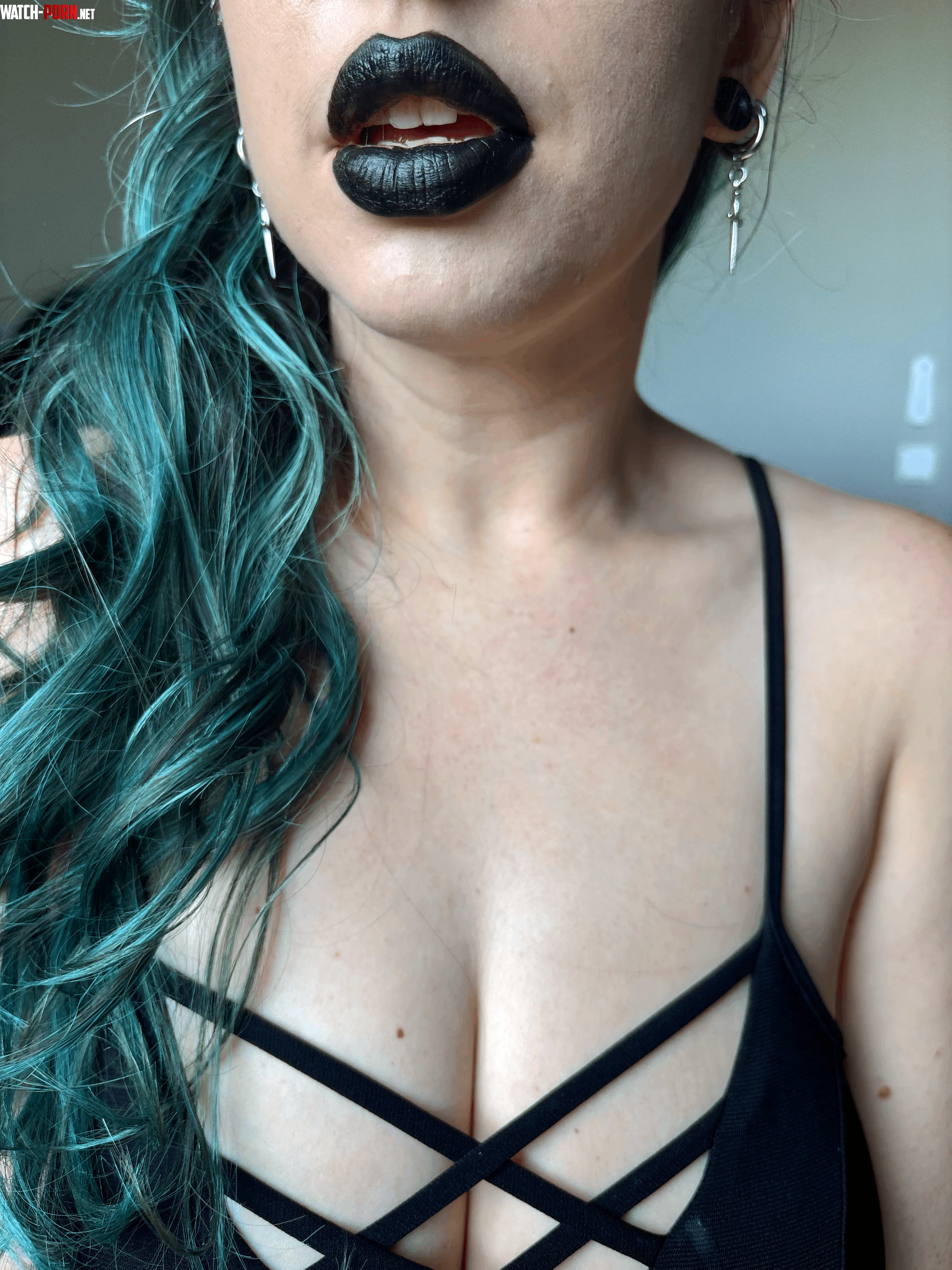 Strappy top draws your eye right where I want it by yummyallover