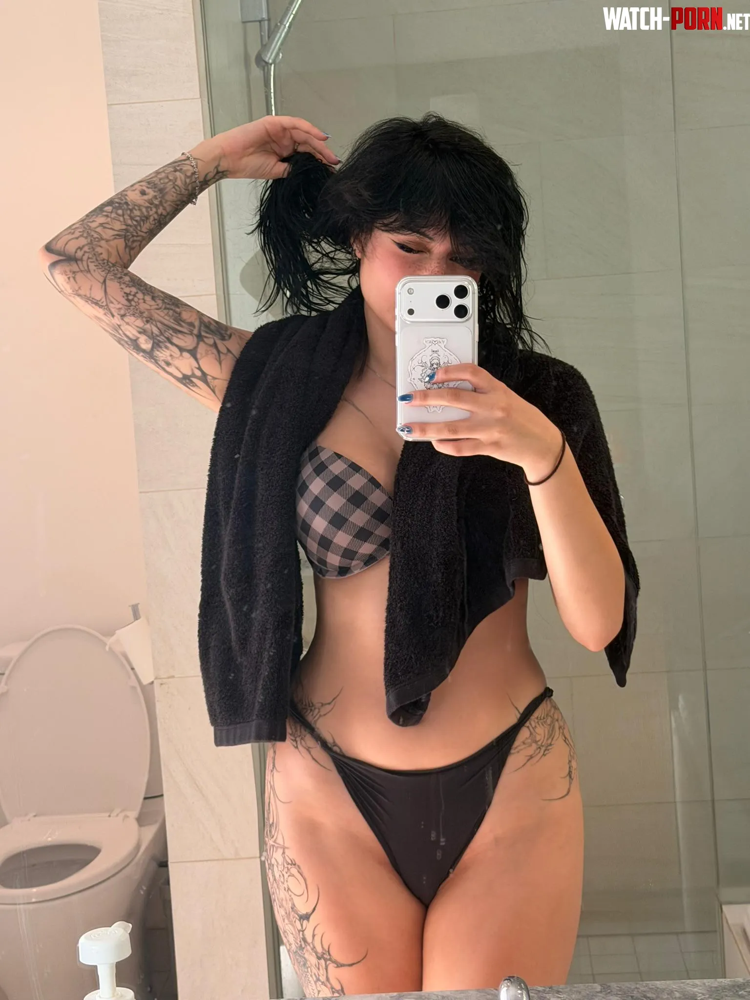 dont ignore me… i get needy by Julzzzesss