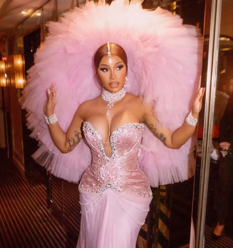 Thumbnail Cardi B: A Deep Dive into Her Hip Hop Stardom | Old-Bear-5275