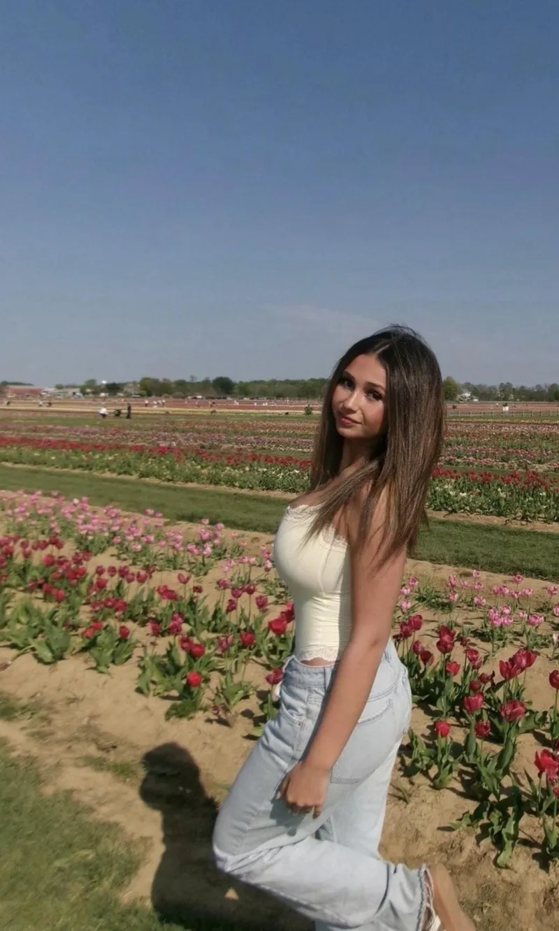 Thumbnail Maximum-Pace8709 Presents 'Nice Flowers' for 2busty2hide Enthusiasts