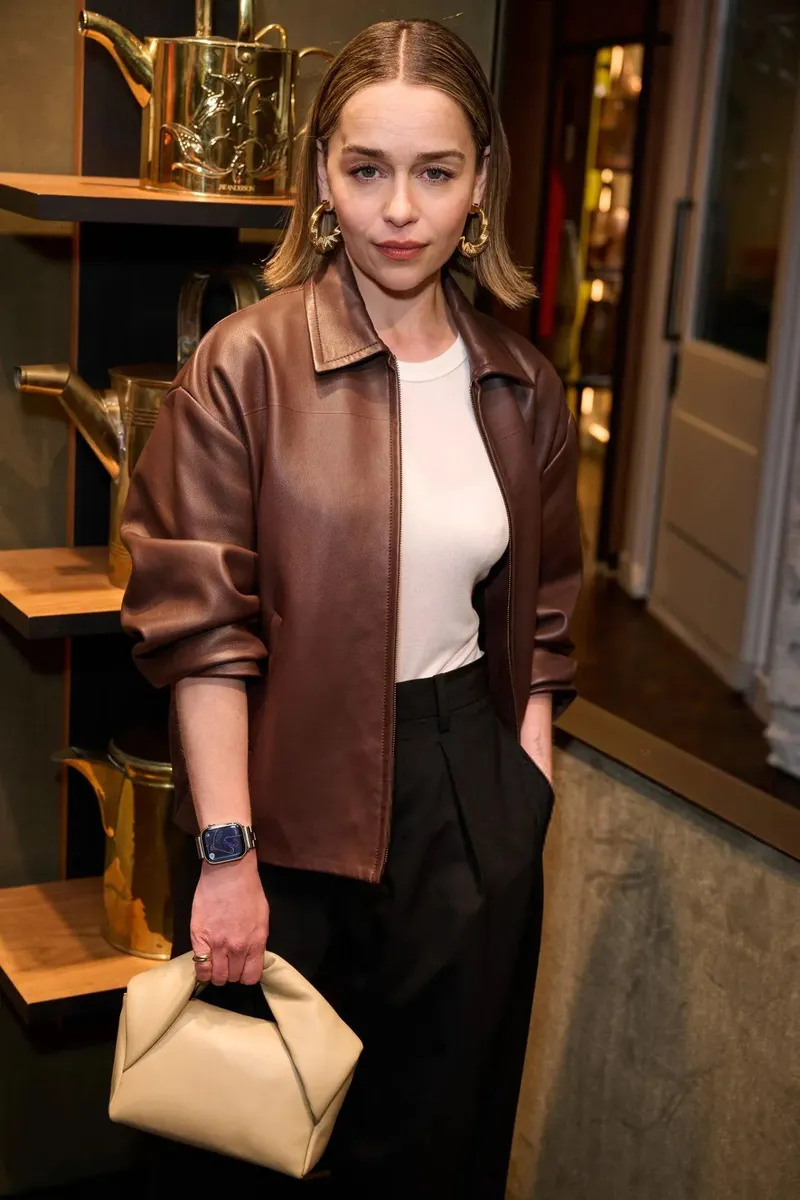 Thumbnail Emilia Clarke: A Captivating Glimpse by DrDoom_E828 | PrettyGirls
