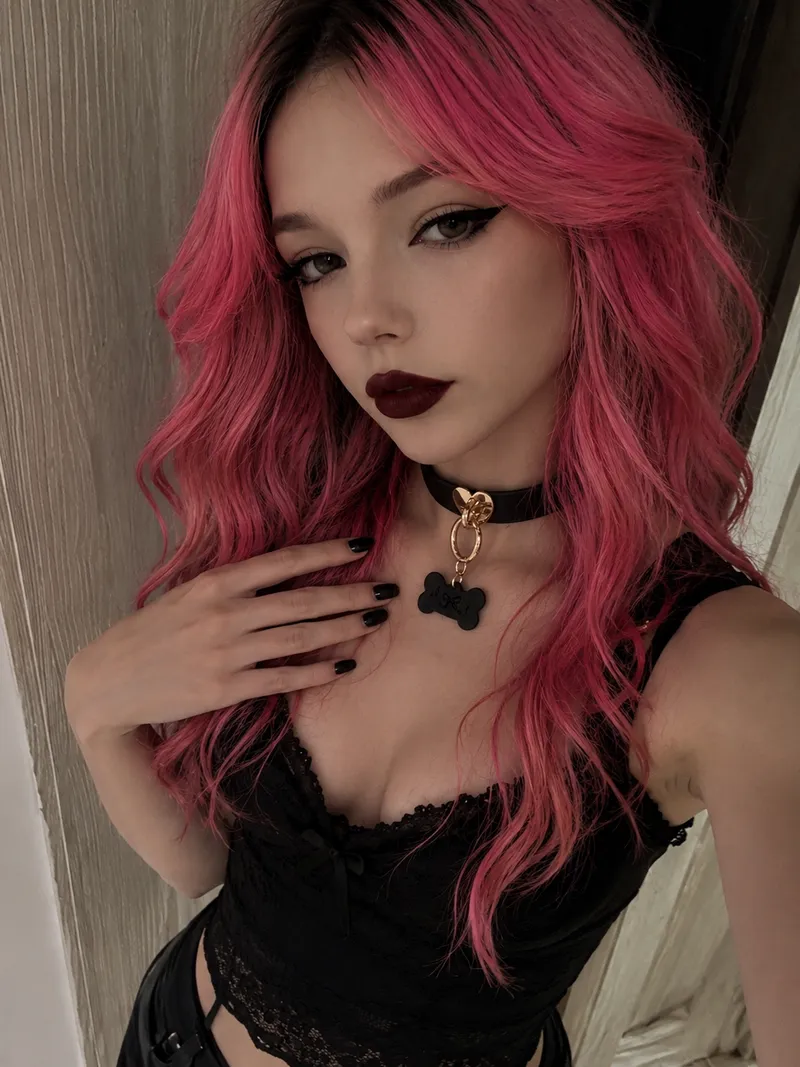 Thumbnail Exploring the Allure of Collars in Self-Expression | BleedingKitten