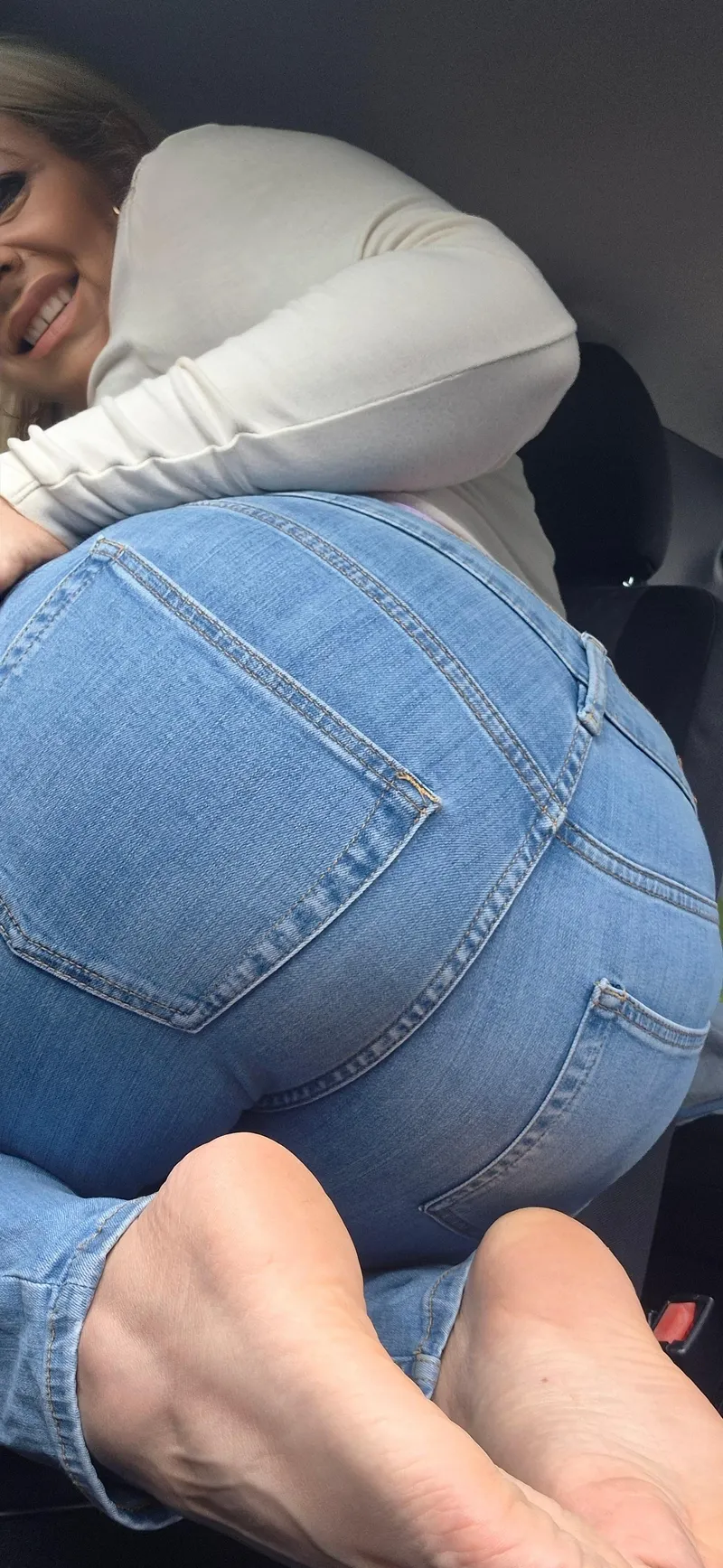 Thumbnail Dive into @francescarose313's Instagram Hottie Profile